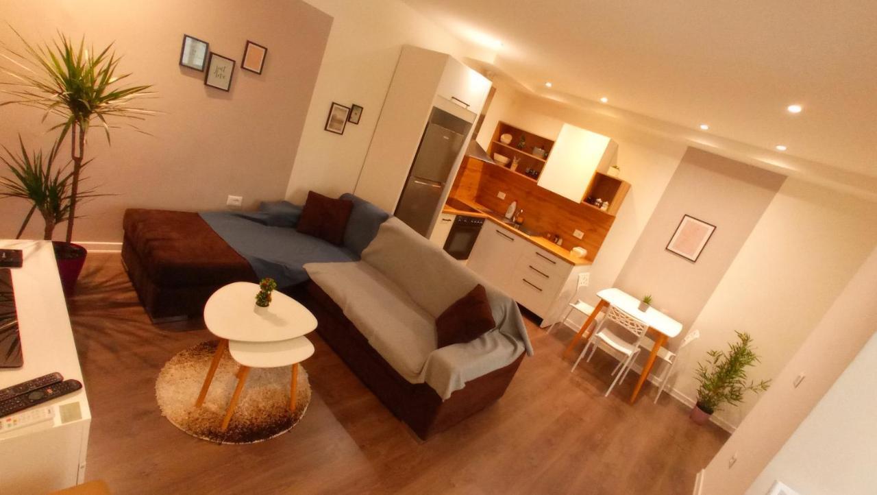 Tirana Apartment Garda エクステリア 写真