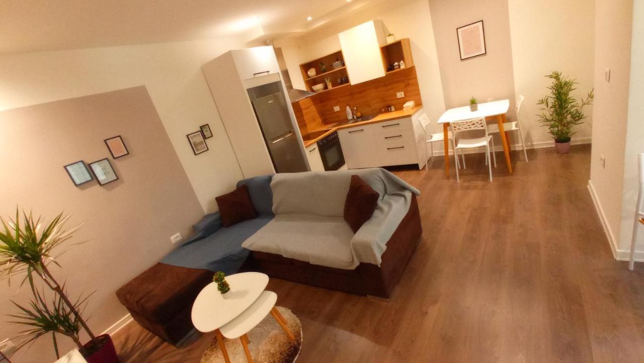 Tirana Apartment Garda エクステリア 写真